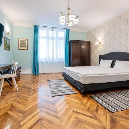 Old City Apartment Oradea Eksteriør bilde