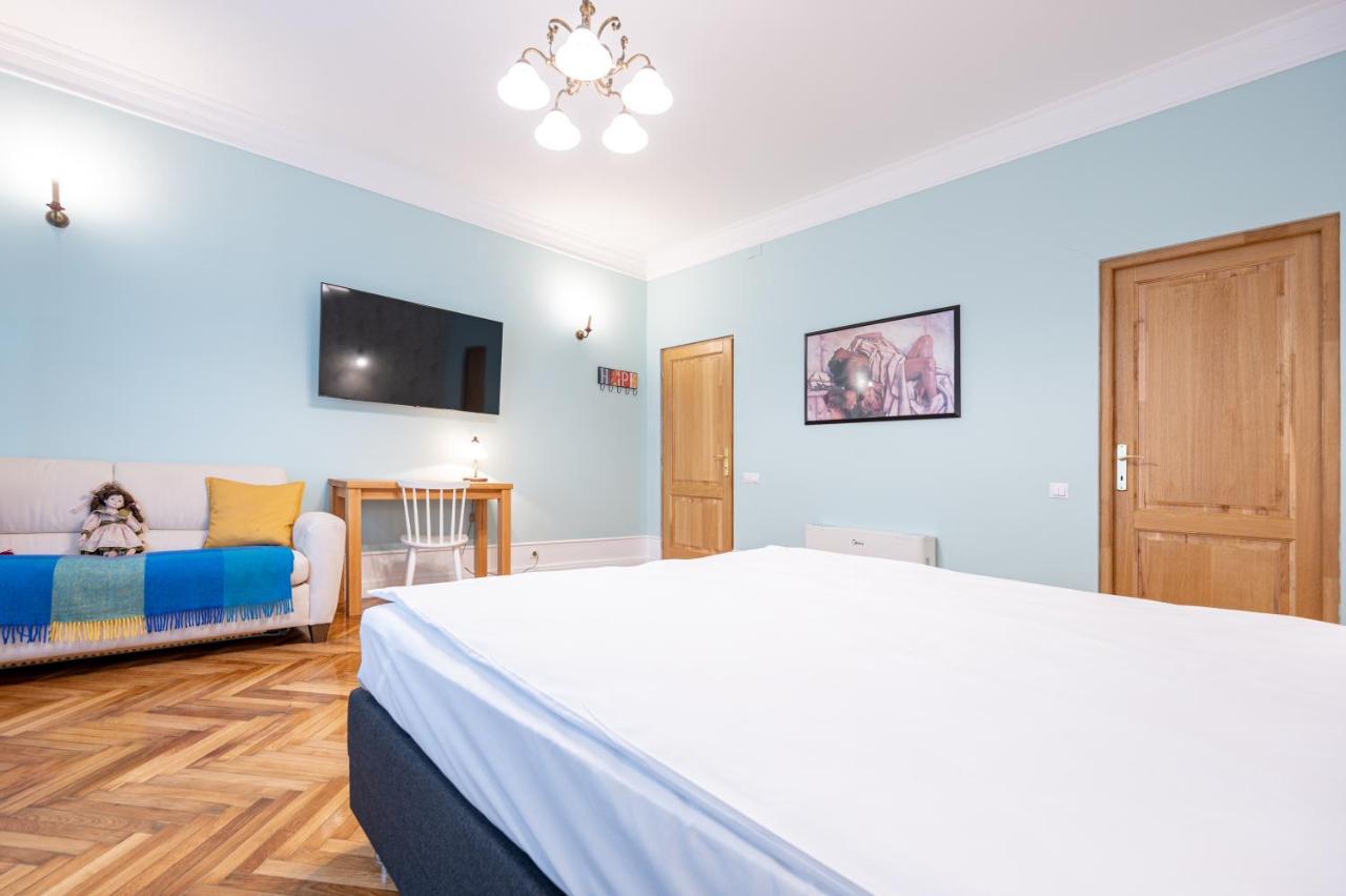 Old City Apartment Oradea Eksteriør bilde
