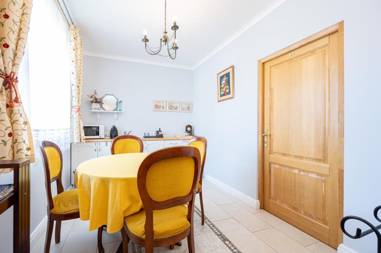 Old City Apartment Oradea Eksteriør bilde